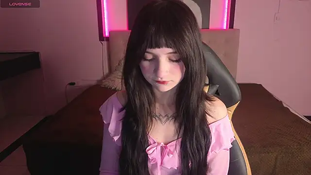 Snapshot of _Charlotte_Collins_ chatting on February 3, 2026, 3:06 pm Charlotte Collins online show from February 3, 2026, 3:06 pm