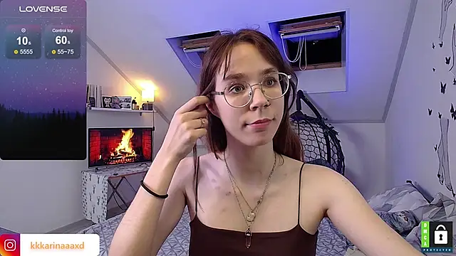 Snapshot of _karin chatting on October 8, 2025, 8:42 pm karin online show from October 8, 2025, 8:42 pm