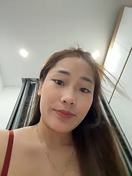 LylyBaby1888 online show from October 4, 2025, 10:33 pm