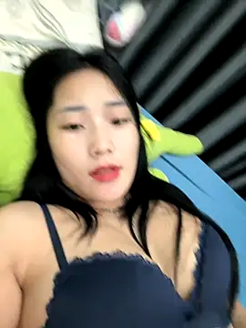 LylyBaby1888 online show from October 16, 2025, 9:23 pm