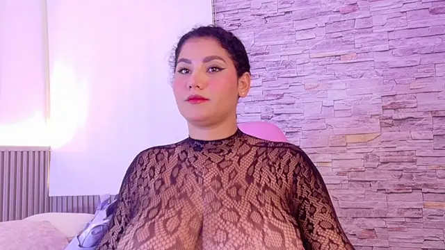 liz monserrat 1 online show from May 12, 2026, 7:53 pm