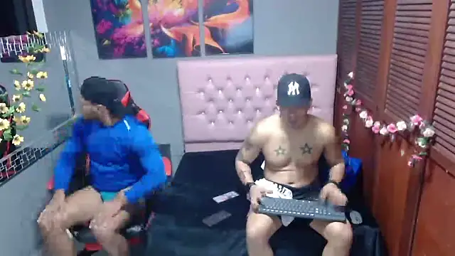 Snapshot of AngelAndChris chatting on September 20, 2025, 12:43 pm AngelAndChris online show from September 20, 2025, 12:43 pm