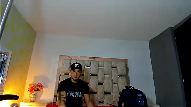 Snapshot of AngelAndChris chatting on September 11, 2025, 12:05 pm AngelAndChris online show from September 11, 2025, 12:05 pm