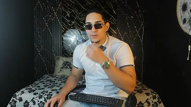 massimo vidal  online show from February 12, 2026, 1:33 pm