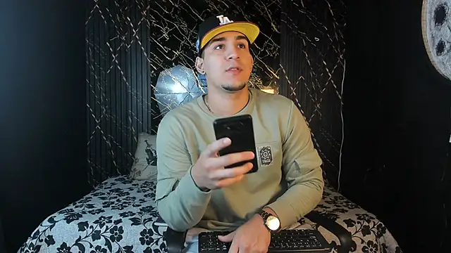 massimo vidal  online show from February 10, 2026, 1:43 pm