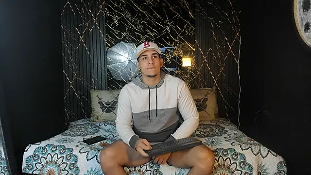 massimo vidal  online show from February 24, 2026, 1:12 pm