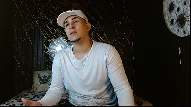 massimo vidal  online show from February 1, 2026, 11:41 am