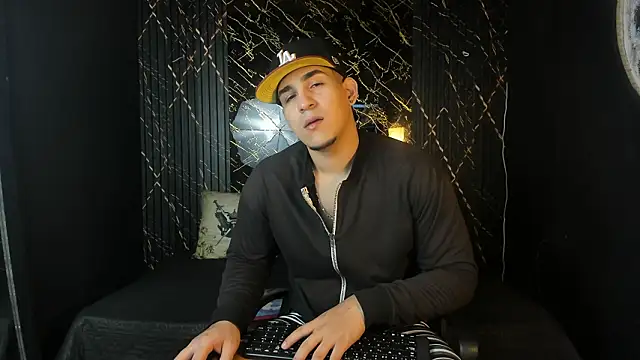 massimo vidal  online show from February 22, 2026, 11:34 am