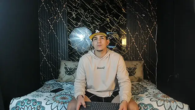 massimo vidal  online show from February 26, 2026, 12:16 pm