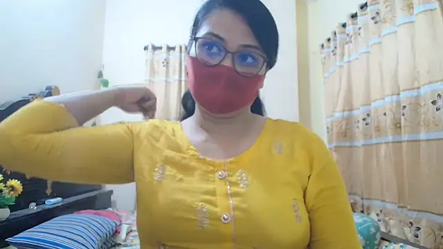 Elena cruz5 online show from May 18, 2026, 4:12 pm