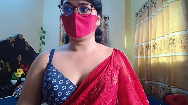 Snapshot of Elena_cruz5 chatting on February 3, 2026, 2:21 am Elena cruz5 online show from February 3, 2026, 2:21 am