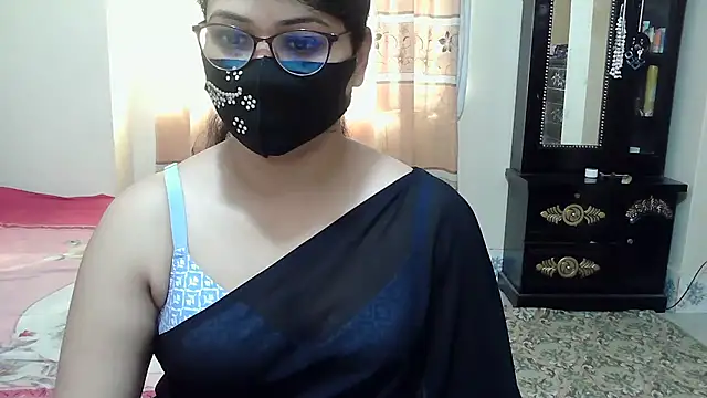 Snapshot of Elena_cruz5 chatting on December 17, 2025, 2:49 am Elena cruz5 online show from December 17, 2025, 2:49 am