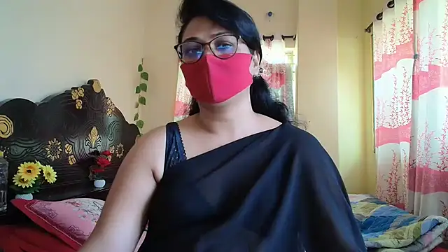 Snapshot of Elena_cruz5 chatting on February 13, 2026, 9:09 am Elena cruz5 online show from February 13, 2026, 9:09 am