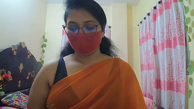 Snapshot of Elena_cruz5 chatting on February 8, 2026, 2:48 pm Elena cruz5 online show from February 8, 2026, 2:48 pm