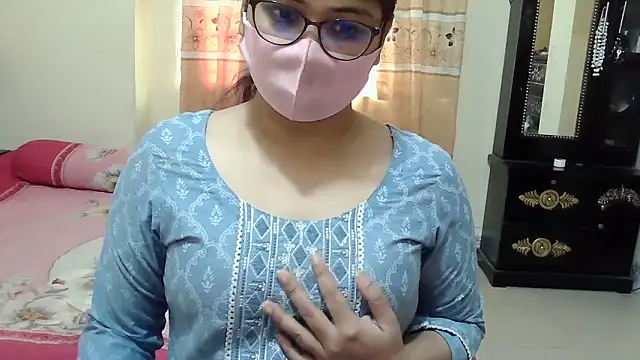 Snapshot of Elena_cruz5 chatting on November 29, 2025, 2:01 am Elena cruz5 online show from November 29, 2025, 2:01 am