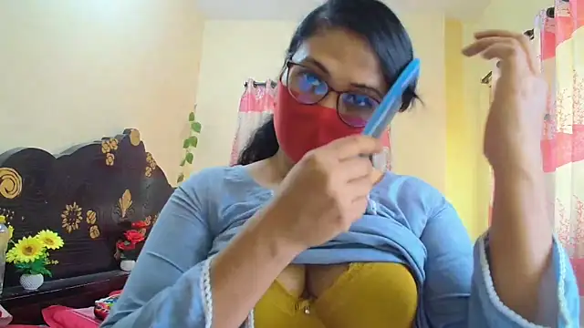 Snapshot of Elena_cruz5 chatting on February 15, 2026, 4:57 am Elena cruz5 online show from February 15, 2026, 4:57 am