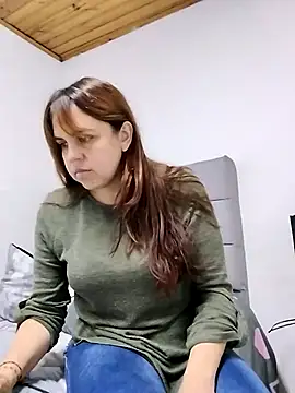 Snapshot of CARITOMIO chatting on April 15, 2026, 9:26 pm CARITOMIO online show from April 15, 2026, 9:26 pm