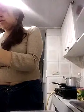 Snapshot of CARITOMIO chatting on April 1, 2026, 12:24 am CARITOMIO online show from April 1, 2026, 12:24 am