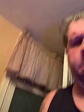 Stephanie1984 online show from November 17, 2025, 4:38 am