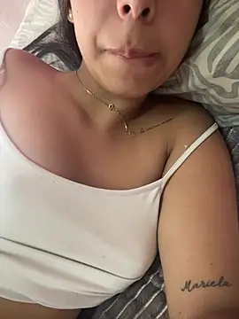 lulizoee online show from February 25, 2026, 6:19 pm