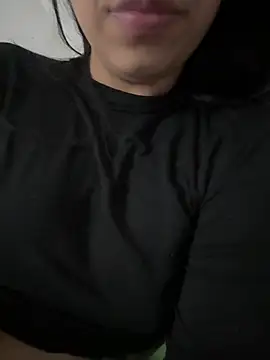 lulizoee online show from May 21, 2026, 6:49 pm