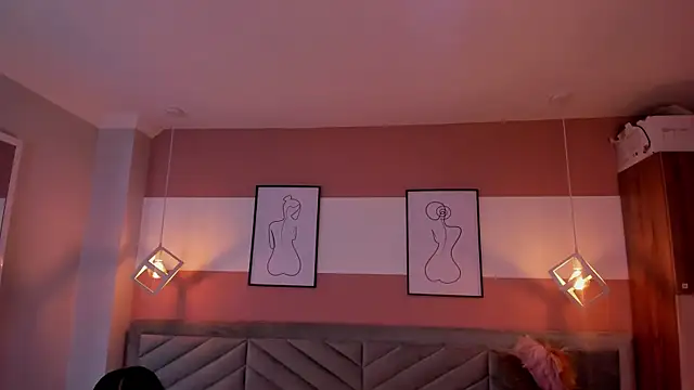 Snapshot of Mia_Valentine_ chatting on November 27, 2025, 8:20 pm Mia Valentine online show from November 27, 2025, 8:20 pm