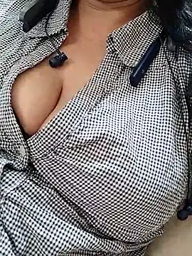 Snapshot of Janvi_-Love chatting on September 12, 2025, 6:46 am Janvi -Love online show from September 12, 2025, 6:46 am