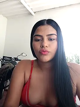 Snapshot of daringxxxhot chatting on September 12, 2025, 7:13 pm daringxxxhot online show from September 12, 2025, 7:13 pm