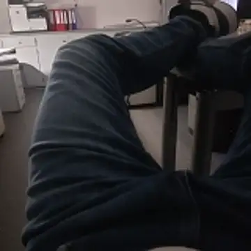 Snapshot of stunning_stallion chatting on November 17, 2025, 4:11 pm stunning stallion online show from November 17, 2025, 4:11 pm