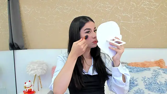 MiaDunoff online show from September 25, 2025, 9:32 pm