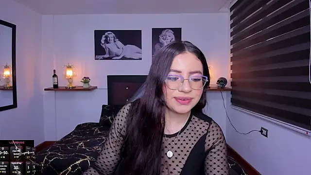 Snapshot of Barbara_Jonesss_4 chatting on October 2, 2025, 7:28 pm Barbara Jonesss 4 online show from October 2, 2025, 7:28 pm