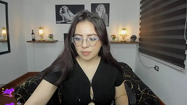 Snapshot of Barbara_Jonesss_4 chatting on September 22, 2025, 7:09 pm Barbara Jonesss 4 online show from September 22, 2025, 7:09 pm
