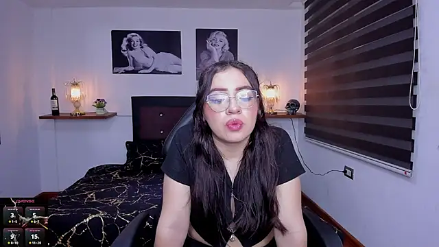 Snapshot of Barbara_Jonesss_4 chatting on October 6, 2025, 7:25 pm Barbara Jonesss 4 online show from October 6, 2025, 7:25 pm