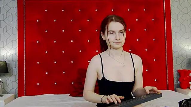 Snapshot of CherrySin chatting on February 22, 2026, 8:32 pm CherrySin online show from February 22, 2026, 8:32 pm