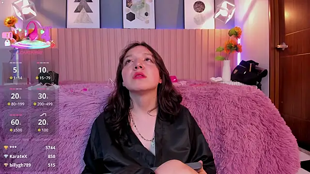 Nina Ford online show from November 24, 2025, 7:30 am