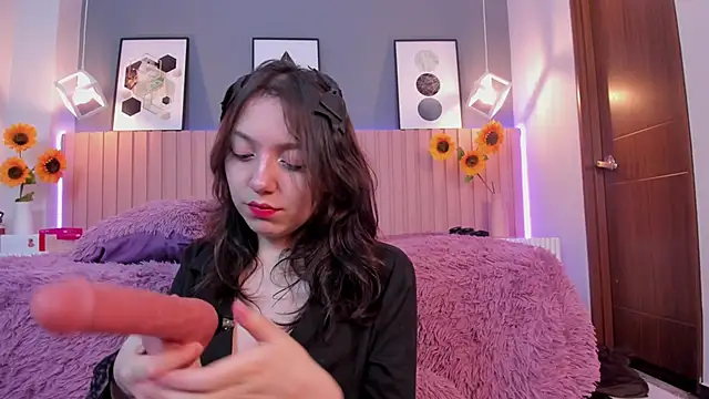 Snapshot of Nina_Ford chatting on April 8, 2026, 3:08 am Nina Ford online show from April 8, 2026, 3:08 am