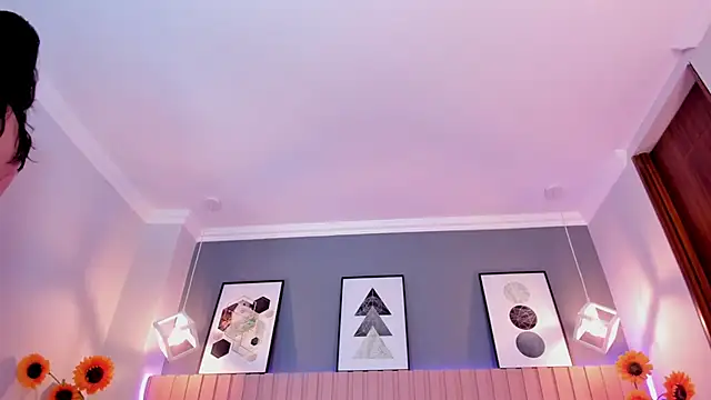 Snapshot of Nina_Ford chatting on March 27, 2026, 10:33 pm Nina Ford online show from March 27, 2026, 10:33 pm