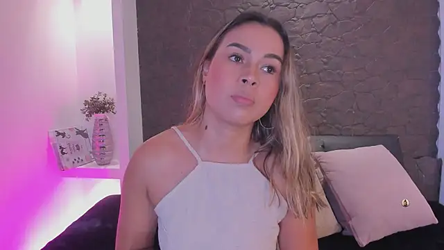 aby smiith  online show from May 20, 2026, 7:44 pm