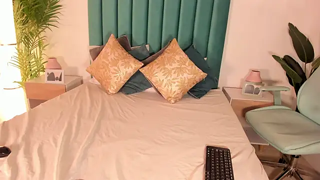 Snapshot of MissMahala_ chatting on September 17, 2025, 8:00 pm MissMahala online show from September 17, 2025, 8:00 pm