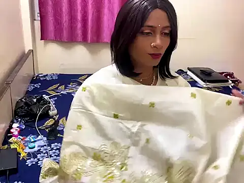 LuvLayla online show from October 29, 2025, 8:19 pm