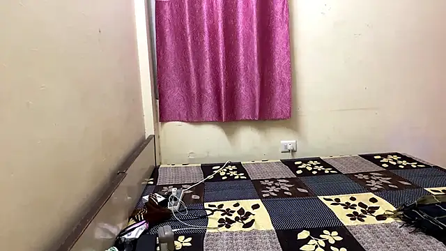 LuvLayla online show from September 22, 2025, 4:57 pm