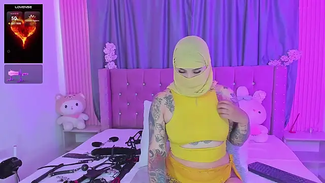 Nayla-Mouna online show from February 27, 2026, 7:35 pm