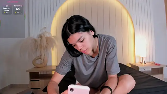 Snapshot of ALICESANDOVAL chatting on April 12, 2026, 11:13 am ALICESANDOVAL online show from April 12, 2026, 11:13 am