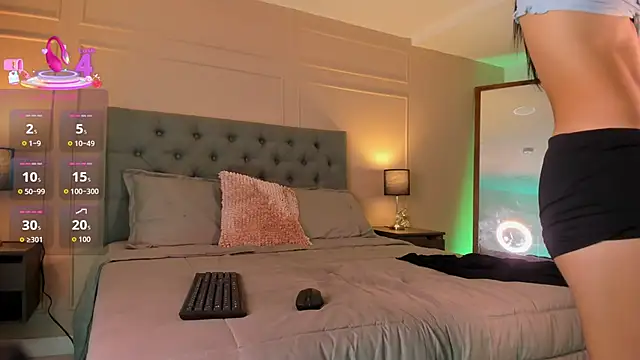 ALICESANDOVAL online show from October 4, 2025, 11:23 am