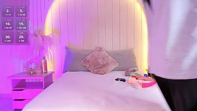 Snapshot of ALICESANDOVAL chatting on April 1, 2026, 11:33 am ALICESANDOVAL online show from April 1, 2026, 11:33 am