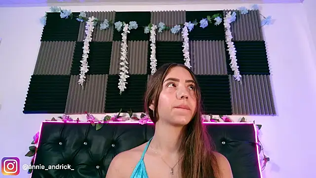  leda swan  online show from March 13, 2026, 1:05 pm