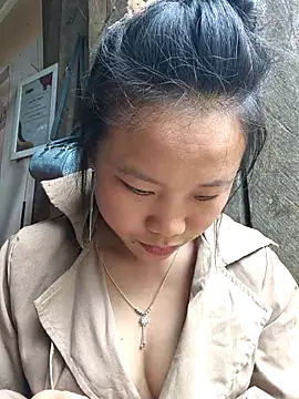 liu-liusexy online show from May 10, 2026, 1:20 am
