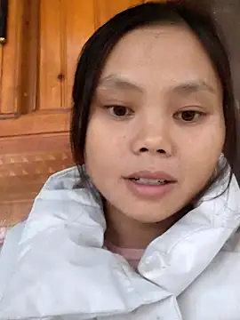 omiu-baby online show from November 3, 2025, 1:44 am