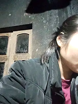 omiu-baby online show from December 4, 2025, 10:53 pm