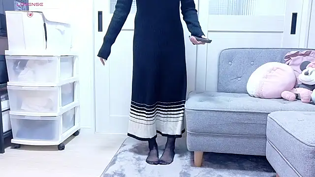 YURi luv online show from November 9, 2025, 10:30 am